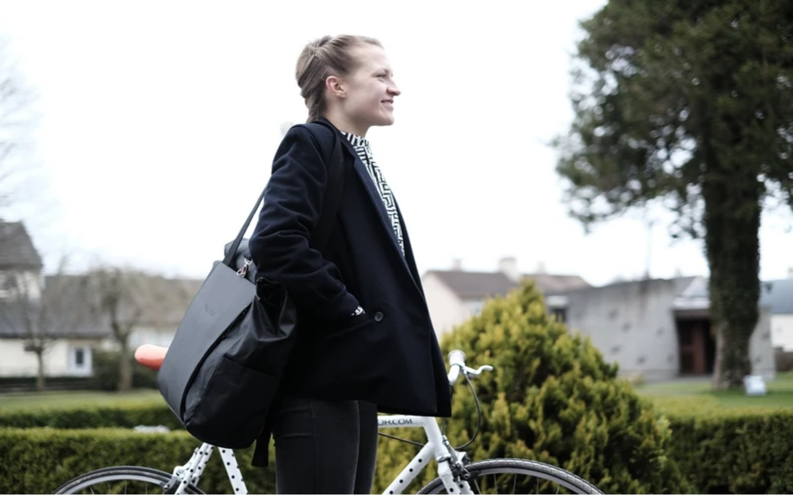 Greta's Christmas gift list for the ladies who cycle to work. | Vel-Oh